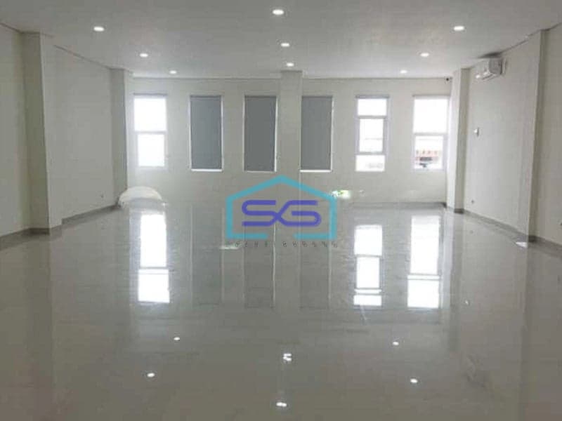 Disewakan Ruko Gandeng 3 Lantai Semi Furnished di Denpasar Bali LB 400m2