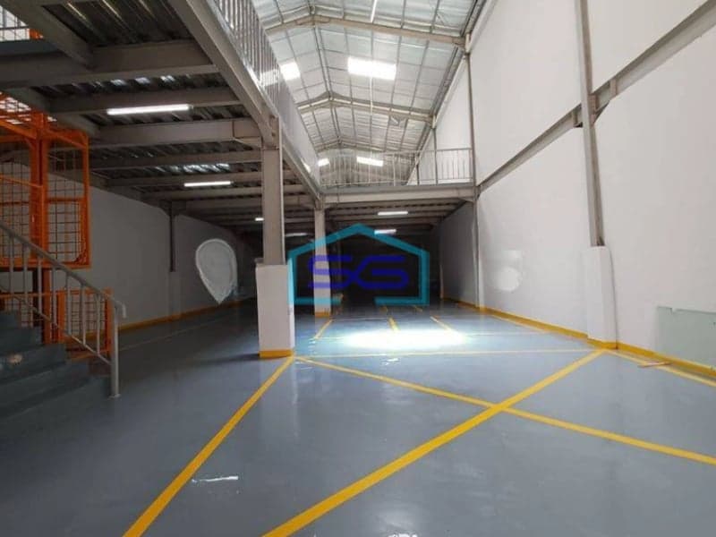 Disewakan Gudang 2 Lantai + Kantor 4 Lantai Furnished Baru Ada Mezanine Full Furnish di Jakarta Barat