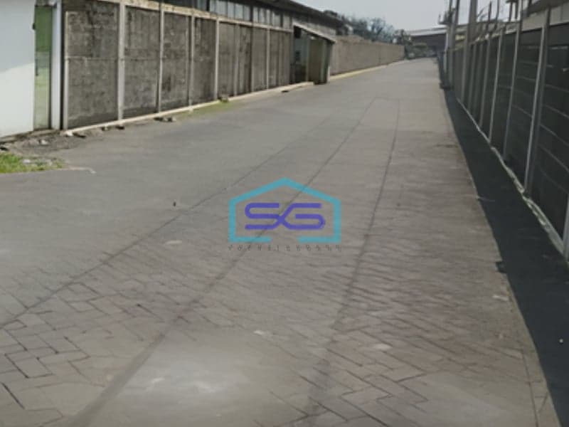 Disewakan  Gudang Margomulyo Surabaya Siap Dipakai Ada Air Sumur Luas Bangunan 8000m2