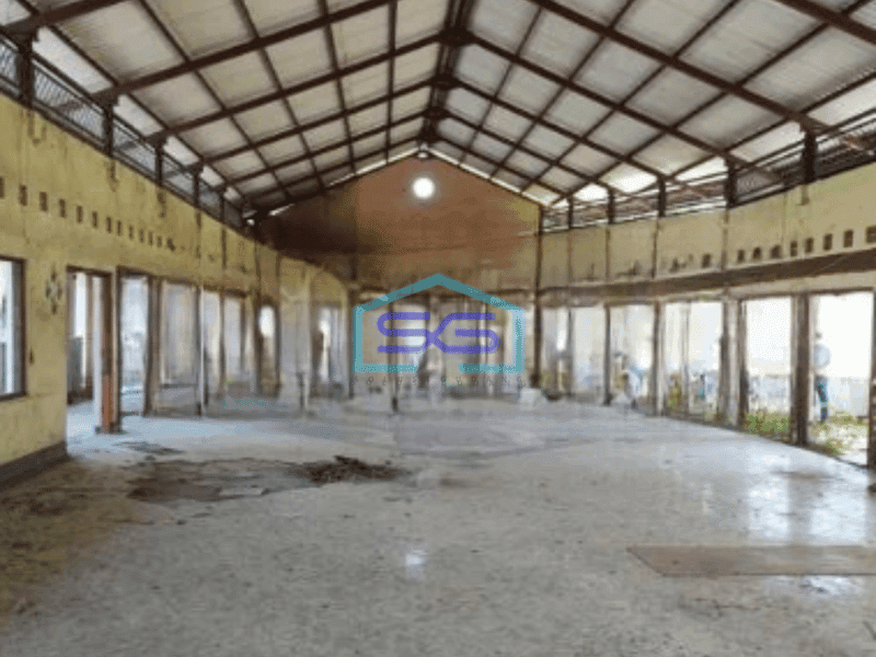 Disewakan Gudang Luas Bangunan 1400 m² Lokasi Strategis di Brebes