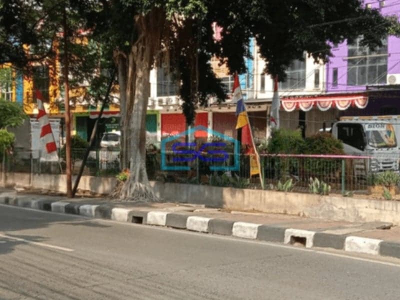 Dijual Ruko Lokasi Strategis di Pondok Kopi Jakarta Timur LB 231m2