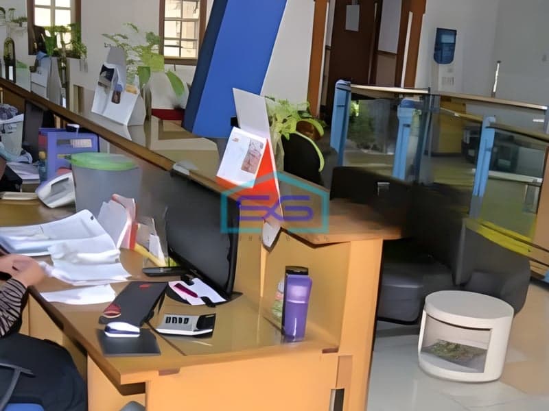 Dijual Ruang Usaha Gedung Untuk Kantor Lokasi Strategis di Ciateul Bandung LT 568m2