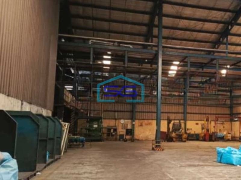 Disewakan Gudang Akses Container Luas Bangunan  1400 m² Lokasi di Karawaci Tangerang