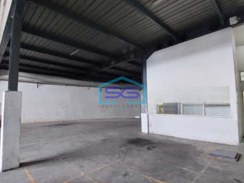 Dijual Gudang Lokasi Bebas Banjir di Margomulyo Surabaya Luas Bangunan  1662 m²