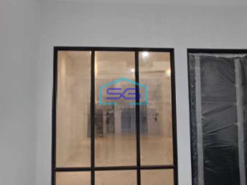 Dijual Ruko 3 Lantai Luas Bangunan 200 m²  Lokasi Bebas Banjir di Jelambar Jakarta Barat