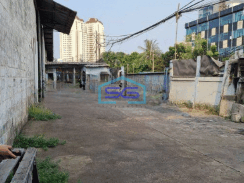 Disewakan Gudang Pinggir Jalan Raya Pluit Jakarta Utara Luas Bangunan  2211 m²
