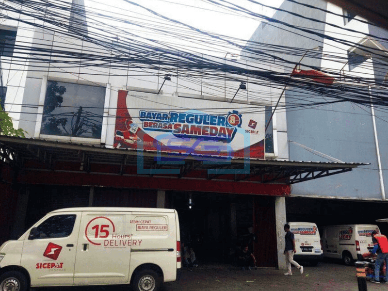 Disewakan Gudang / Bangunan Strategis Siap Huni di Jl Pemuda Raya