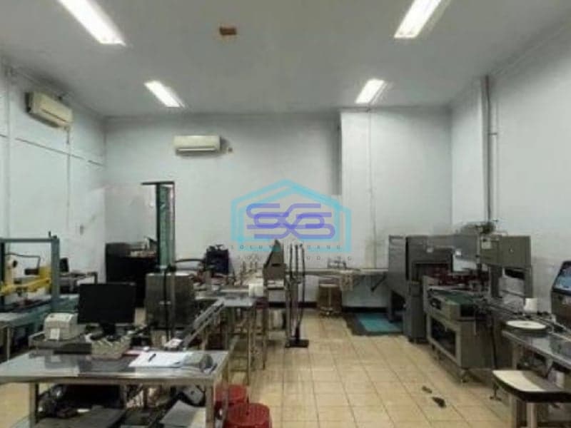 Dijual Pabrik Suplemen Siap Pakai, Luas 4700m Jalan Raya Zona Industri Di Gunung Putri Bogor Luas Bangunan  1900 m²