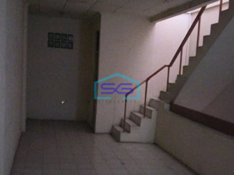 Disewakan Ruko Strategis, Cocok Untuk Kantor, Toko di Tanjung Duren Raya Jakarta Barat LB 290m2