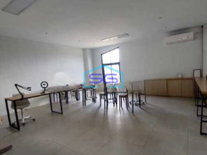 Dijual Gudang Akses Container 40 feet Luas Bangunan  450 m² di Teluk Naga Tangerang