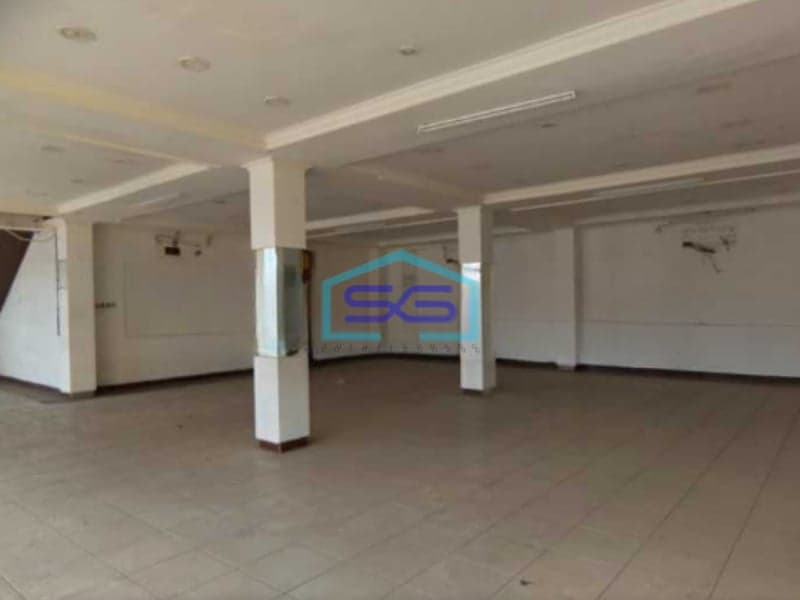 Disewakan Ruko Besar di Pinggir Jalan Raya Jatiasih Bekasi Luas Bangunan  320 m²