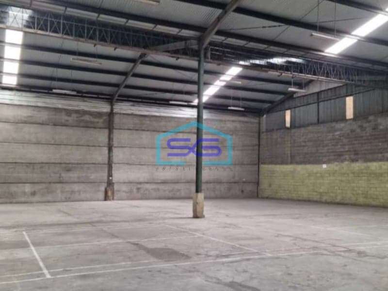 Disewakan Gudang Akses Container 40 Feet Luas Bangunan  672 m² di Jakarta Timur