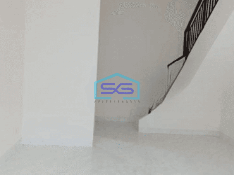 Disewakan Ruko 2 Lantai Lokasi Strategis di Gading Serpong Tangerang Tersedia Area Parkir