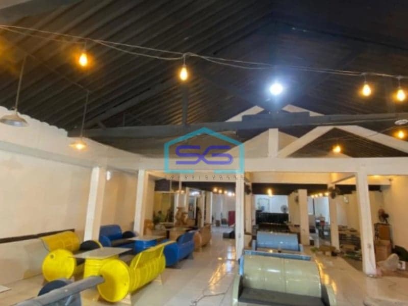 Disewakan Ruko Strategis Pinggir Jalan Utama, Ngaliyan, Kota Semarang Luas Bangunan  260 m²