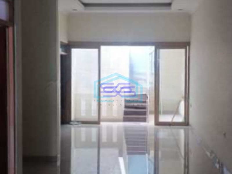 Disewakan Ruko 3 Lantai Luas  Tanah  121 m² Lokasi di Kebayoran Lama Jakarta Selatan
