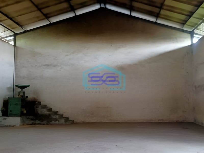 Dijual Gudang Akses Container 40 Feet Luas Bangunan  3400 m²  di Cikiwul Bekasi