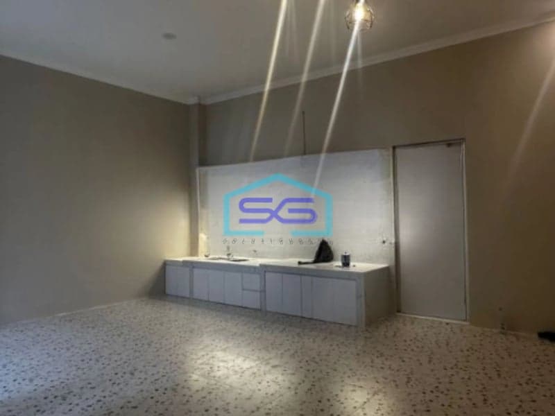 Dijual Ruko Luas Bangunan 285 m² Lokasi Strategis di Semarang