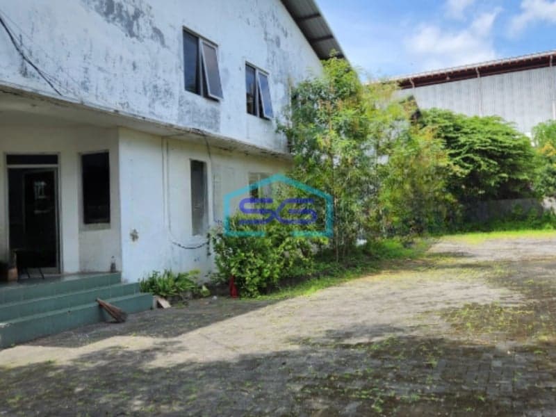 Disewakan Gudang Luas Bangunan 1680 m2 Lokasi Strategis di Semarang Barat