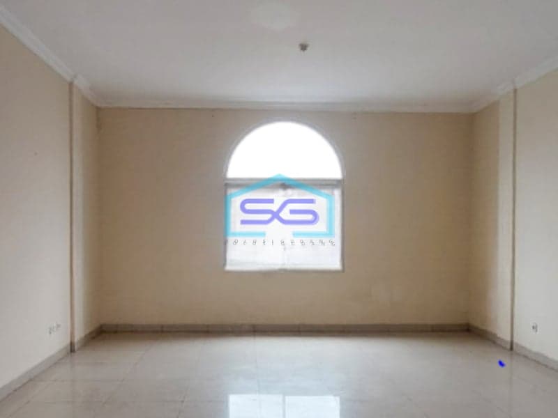 Disewakan Ruko 3 Lantai Luas Bangunan  262 m² Lokasi di Jakarta Barat