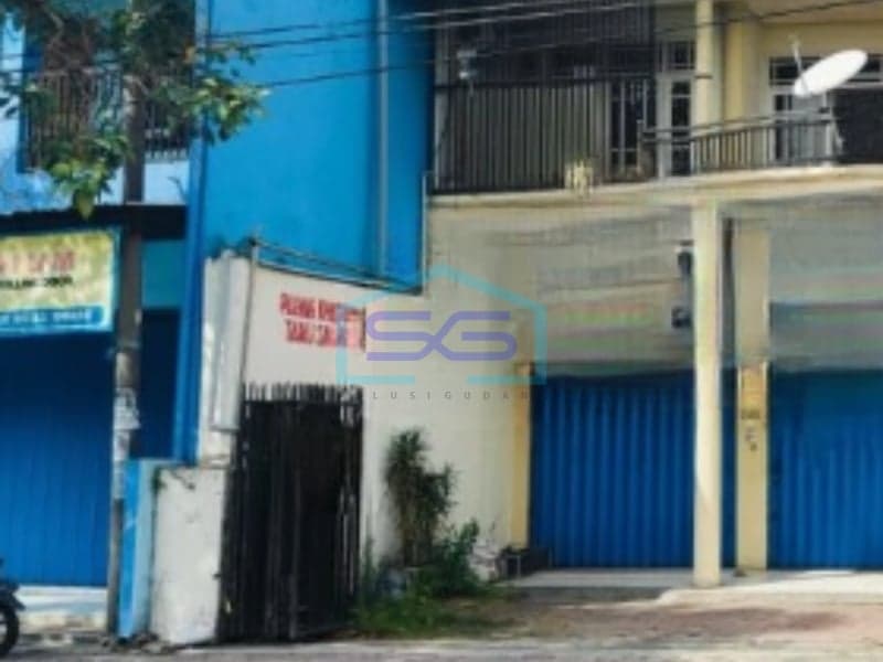 出租：宽敞的2层商铺，占地200平方米，位于东爪哇省锦石