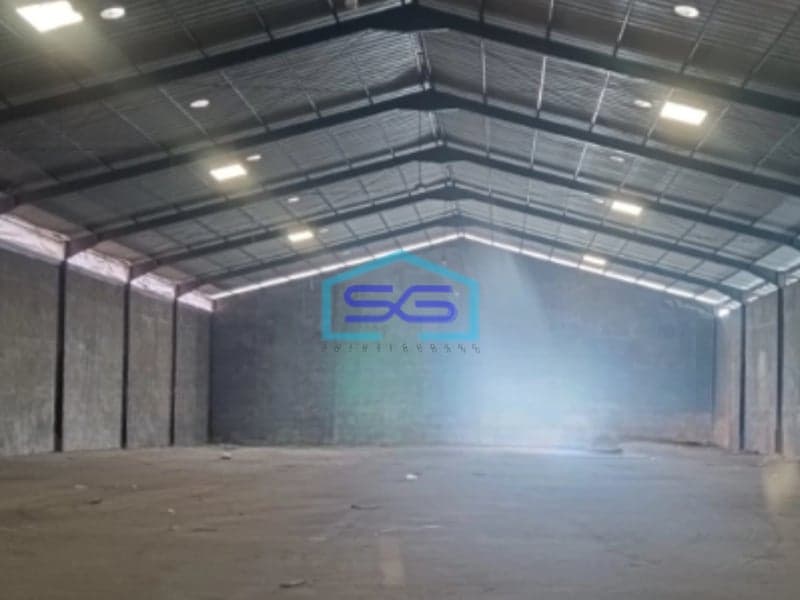 Disewakan Gudang Luas Bangunan 2700 m² Lokasi di Jakarta Utara Kondisi Bangunan Bagus