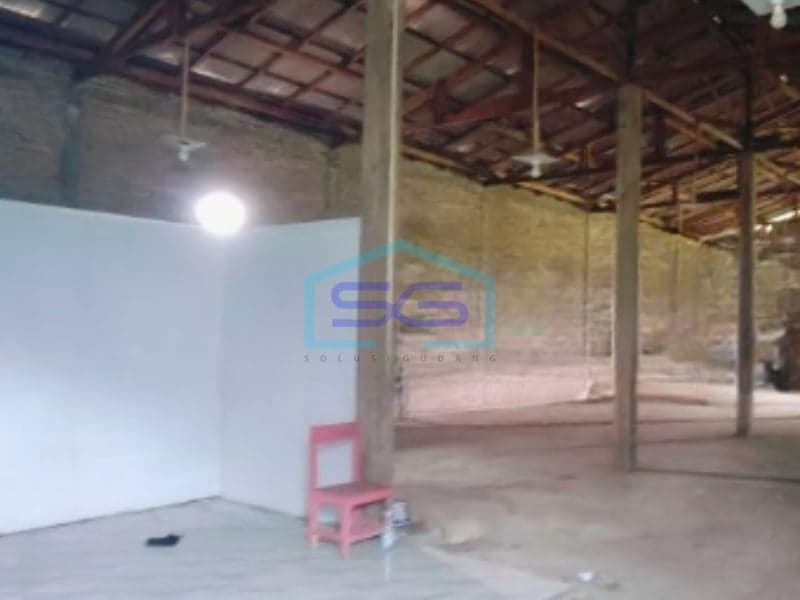 出租 Kediri, 东爪哇 廉价仓库，建筑面积700平方米