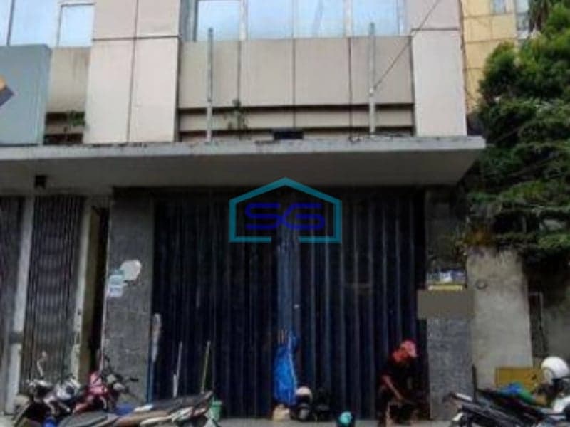 Disewakan Ruko 2 Lantai Lokasi Sangat Strategis di Balikpapan LB 375m2