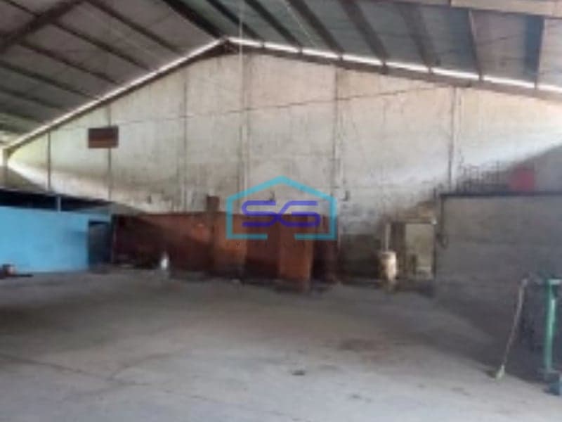 Disewakan Murah Pabrik Luas Bangunan 1500m2 Butuh Renovasi Akses Kontener 40 feet Kamal Jakarta Utara