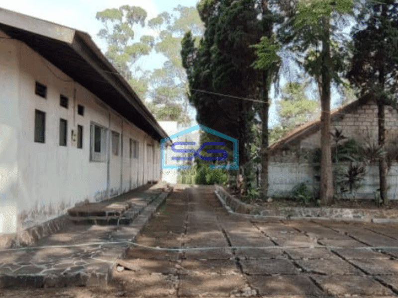 Dijual Tanah dan Bangunan Lokasi Strategis di Lembang Bandung Luas Tanah 7017 m²