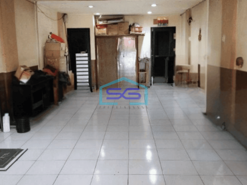 Disewakan Ruko Luas Bangunan  283 m² Lokasi Strategis di Grogol Petamburan