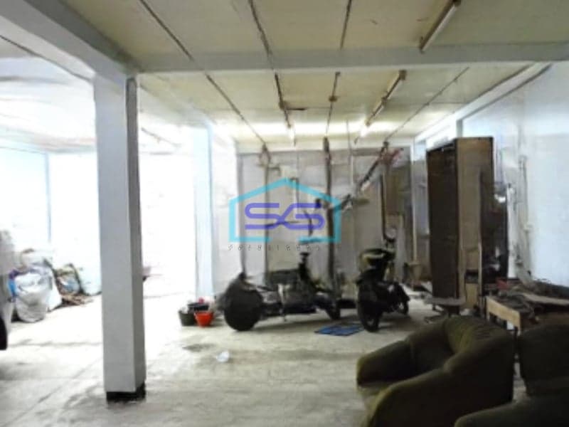 Disewakan Ruko 3 Lantai Luas Tanah  196 m² Lokasi Bebas Banjir di Rungkut Surabaya