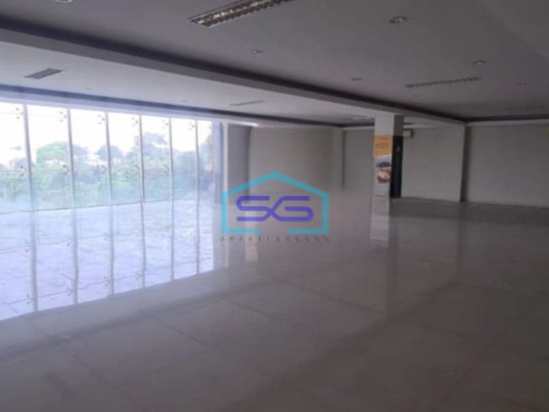 Disewakan Gedung Ruang Usaha Ex Showroom Mobil Di Depok Luas Bangunan 3000m2