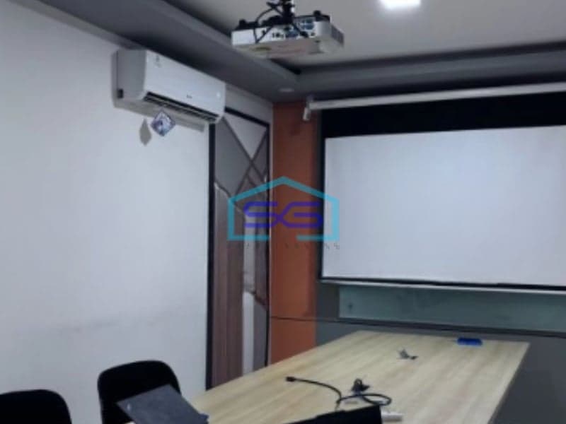 Dijual Kantor Luas Bangunan 250 m² Lokasi Kebon Jeruk Jakarta Barat