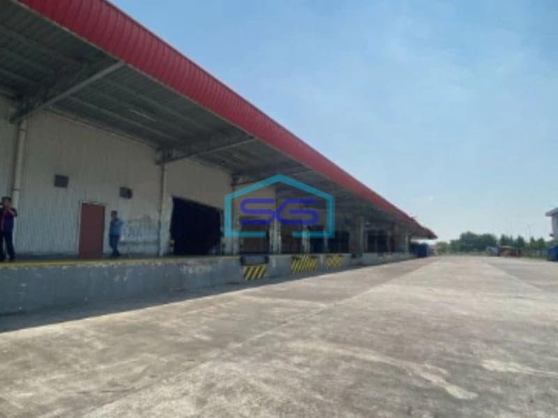 Disewakan Gudang Lokasi Strategis Dalam Kawasan Industri Cikarang Bekasi Loading Dock LB 25000m2