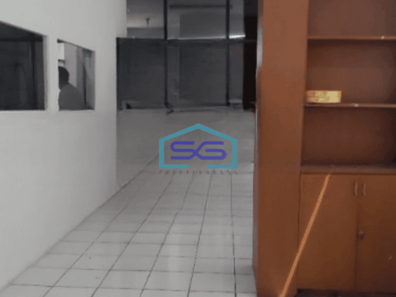 Disewakan Ruko Murah Luas Bangunan   300 m² di Pluit Jakarta Utara