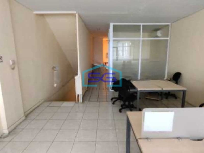 Disewakan Ruko Strategis di Jakarta Barat Luas Bangunan 275m2