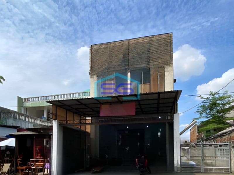 Disewakan Ruko Luas Tanah  120 m² Lokasi di Kemang Jakarta Selatan