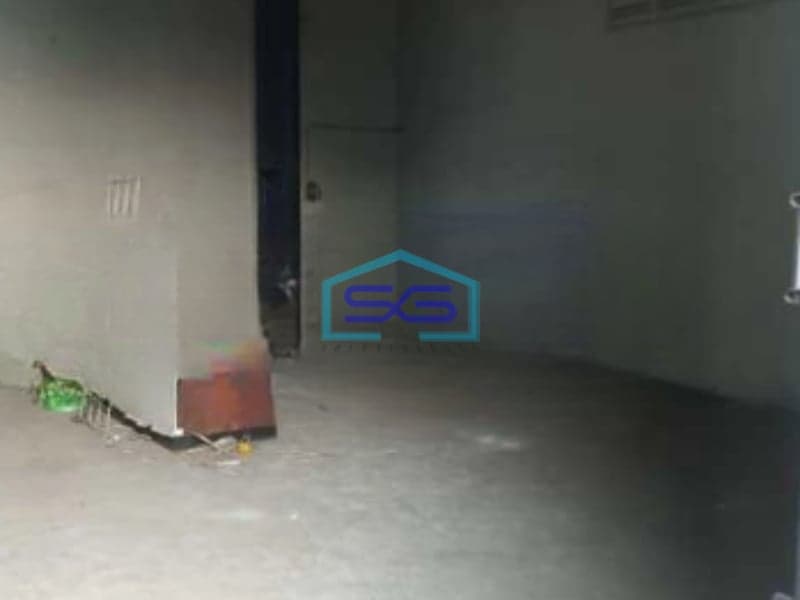 Dijual Gudang Luas Bangunan  800 m² Area Parkir Luas Lokasi Taman Sidoarjo Jawa Timur