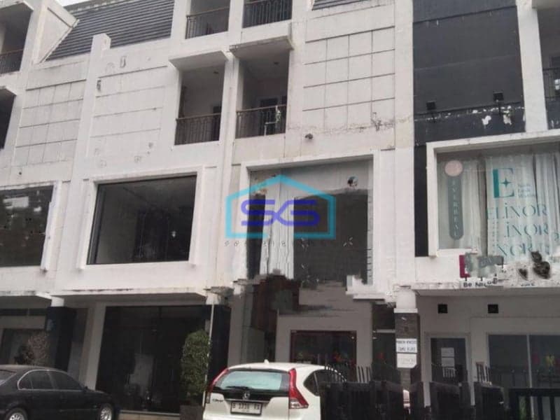 Disewakan Ruko 4 Lantai Semi Furnished Bulungan Blok M Jakarta Selatan