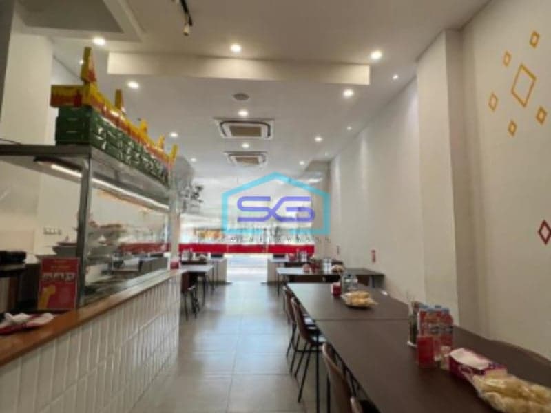 Dijual Ruko Luas Bangunan 240 m² Lokasi di Jakarta Barat Kondisi Bagus