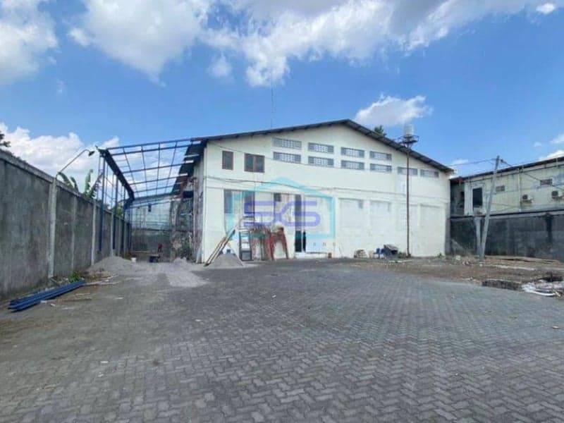 Disewakan Gudang Besar Serbaguna Murah Tepi Jalan Area Gamping Dekat Exit Toll Sleman Yogyakarta LT 2500m2