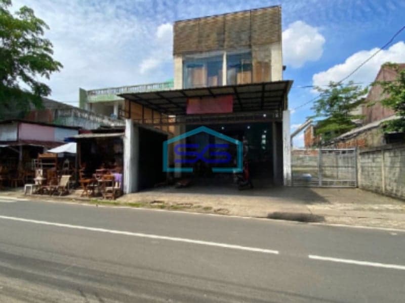 Disewakan Ruko Siap Pakai di Area Ramai Kemang Jakarta Selatan LB 200m2