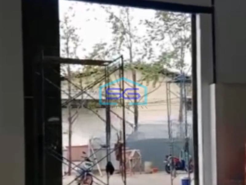 Disewakan Gudang Hadap Jalan Raya Lokasi di Cipondoh Tangerang LB 700m2