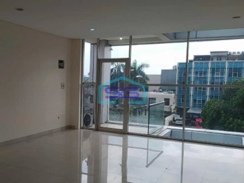 Disewakan Ruko Gandeng di Komplek Ruko Crown Palace Tebet Jakarta Selatan LB 700m2