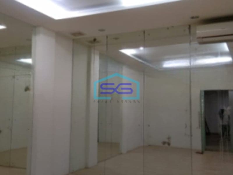Disewakan Ruko Luas Bangunan 240 m² Lokasi di Pluit Jakarta Utara