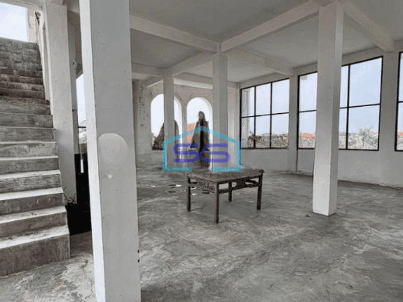 Disewakan Ruang Usaha Bangunan Permanen Kerobokan Kelod Bali Badung LB 650m2