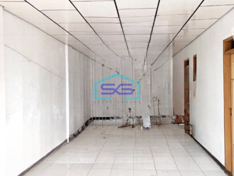 Disewakan Ruko 3 Lantai Luas Tanah  196 m² Lokasi Bebas Banjir di Rungkut Surabaya