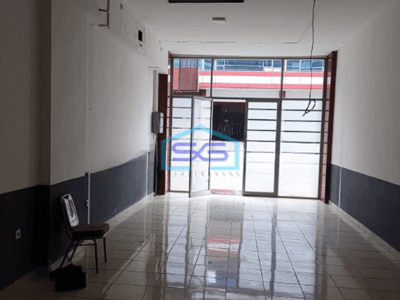 Disewakan Ruko di Kebon Jeruk, Jl. Perjuangan Jakarta Barat LB 273m2