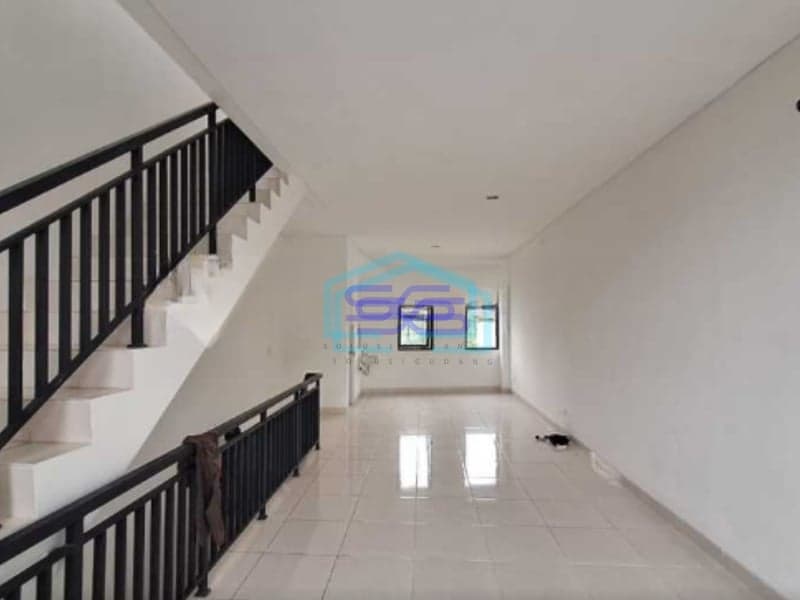 Disewakan Ruko Hadap Jalan Raya di Provence Suite Bsd Tangerang Selatan Luas Bangunan  162 m²