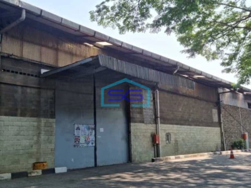 Disewakan Gudang Akses Container 40 Feet Luas Bangunan  672 m² di Jakarta Timur